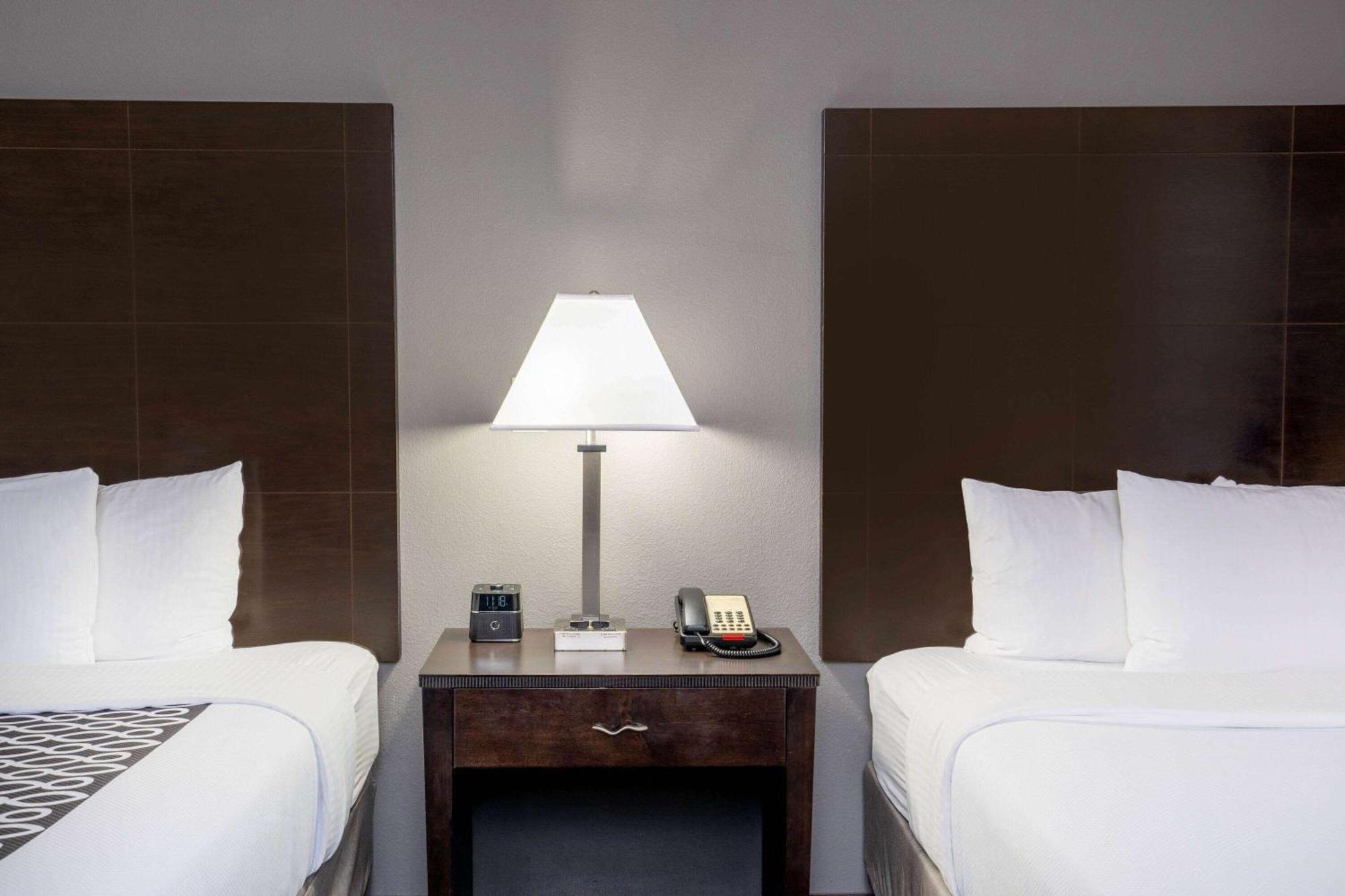 La Quinta By Wyndham Houston Energy Corridor Hotell Exteriör bild