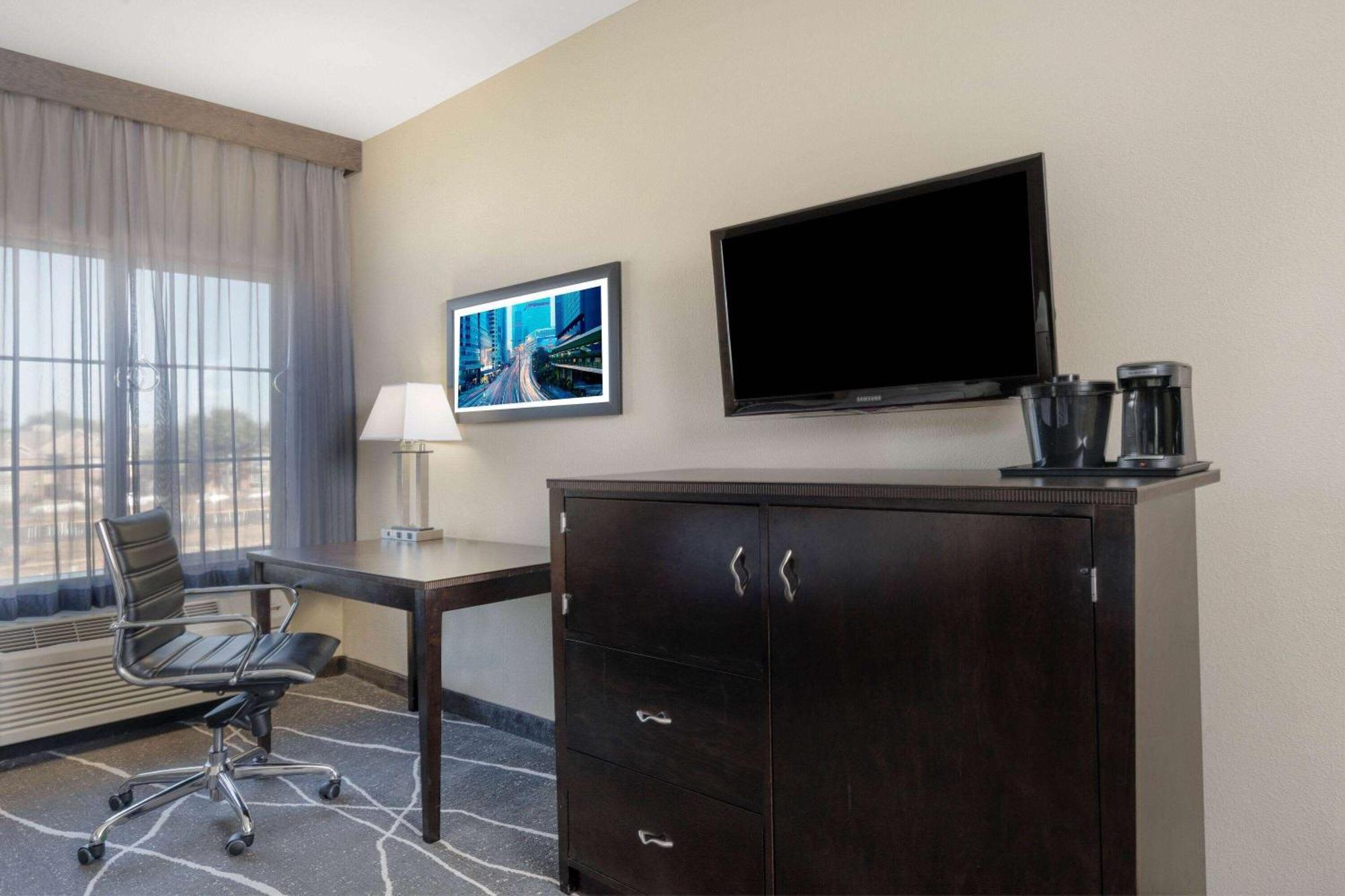 La Quinta By Wyndham Houston Energy Corridor Hotell Exteriör bild
