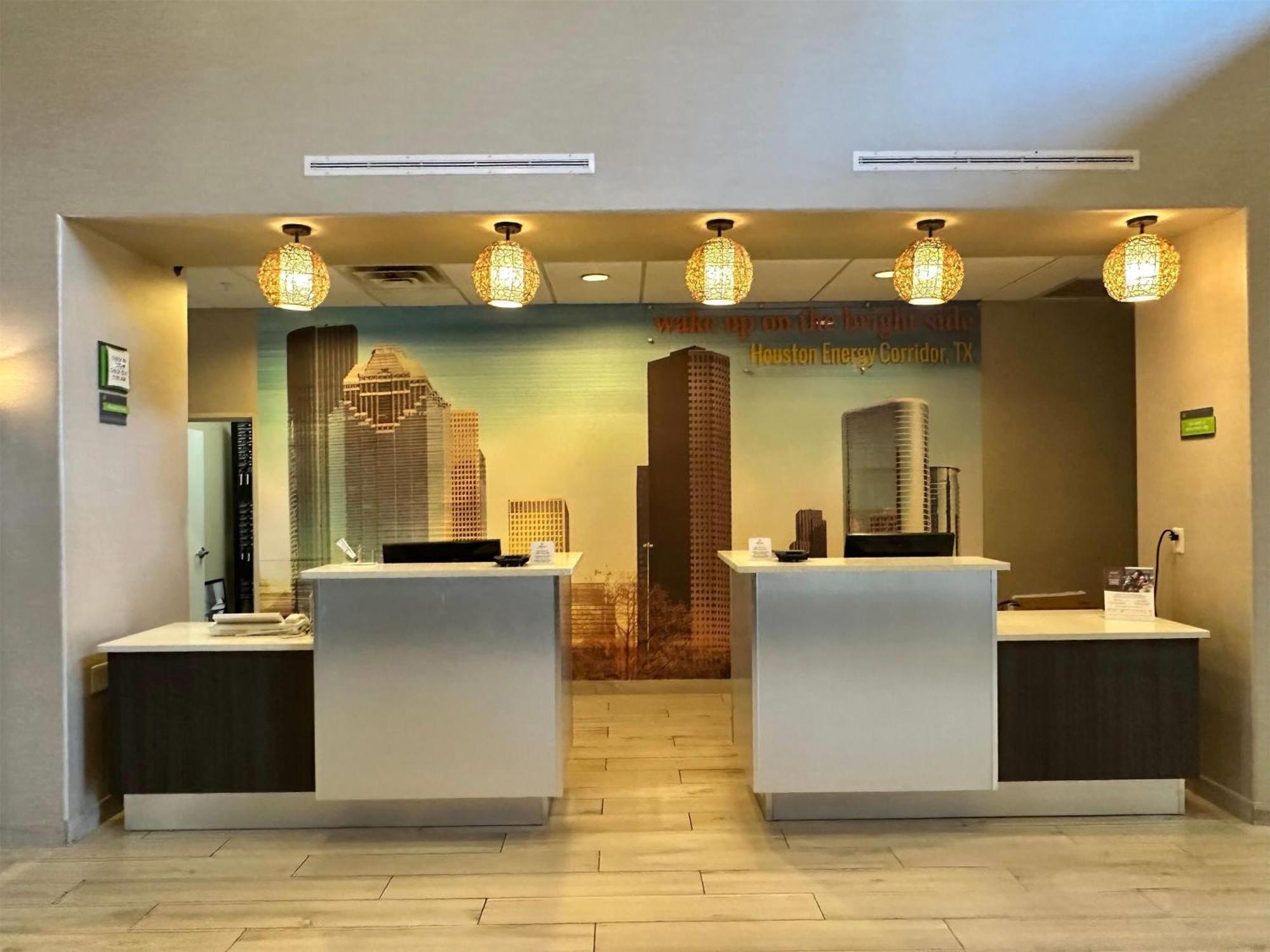 La Quinta By Wyndham Houston Energy Corridor Hotell Exteriör bild